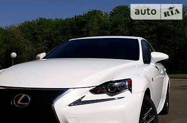 Седан Lexus IS 2015 в 