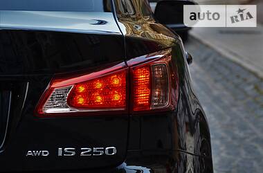 Седан Lexus IS 2011 в 