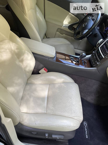 Седан Lexus IS 2010 в Києві