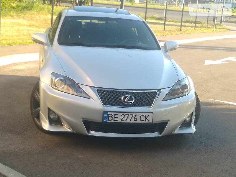 Седан Lexus IS 2012 в 