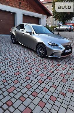 Седан Lexus IS 2015 в 