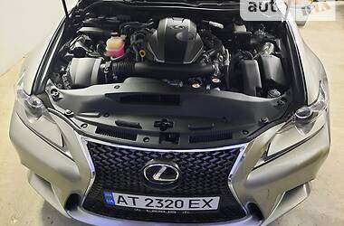 Седан Lexus IS 2015 в 