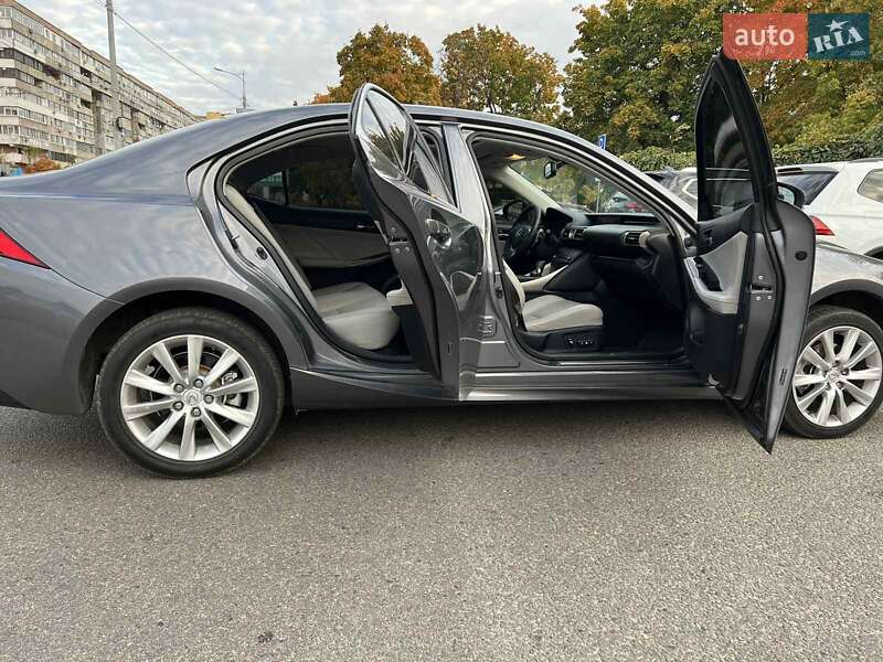 Седан Lexus IS 2014 в Днепре
