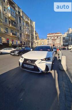 Седан Lexus IS 2017 в Києві