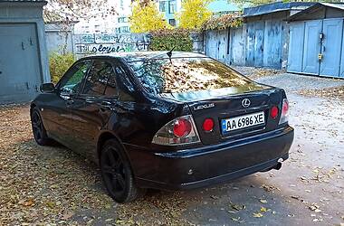 Седан Lexus IS 1999 в Киеве