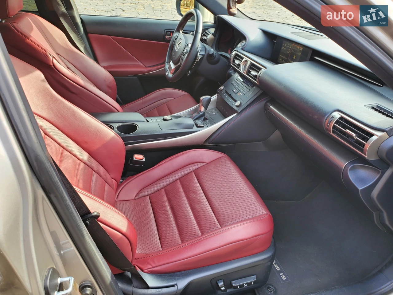 2015 Lexus IS - мініатюра 8