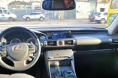 Седан Lexus IS 2015 в 