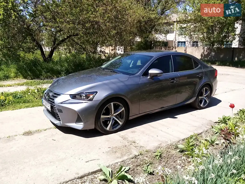 Lexus IS 2017