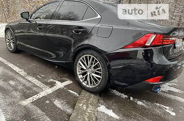 Седан Lexus IS 2015 в Києві