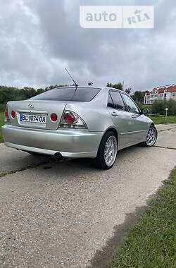 Седан Lexus IS 1999 в Львові