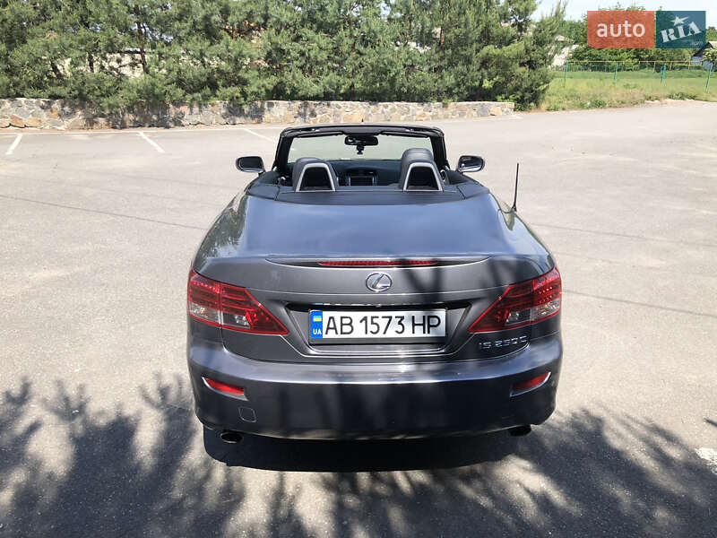 Седан Lexus IS 2014 в Гнивани