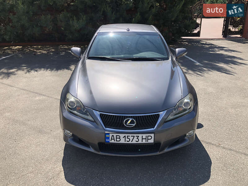 Седан Lexus IS 2014 в Гнивани