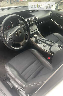 Седан Lexus IS 2014 в 