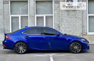 Седан Lexus IS 2016 в 
