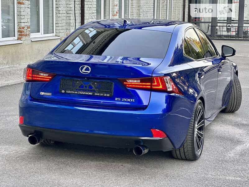 Седан Lexus IS 2016 в Киеве