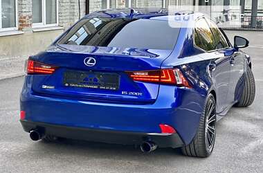 Седан Lexus IS 2016 в 