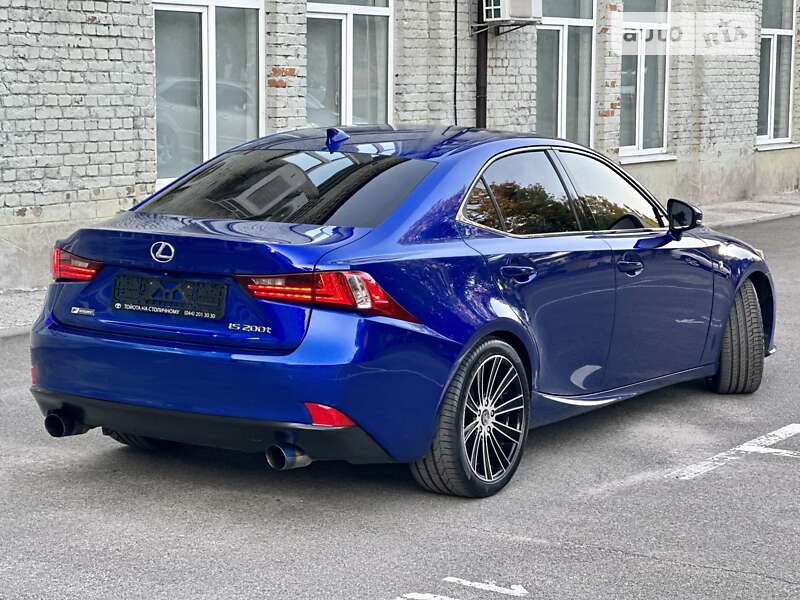 Седан Lexus IS 2016 в Киеве