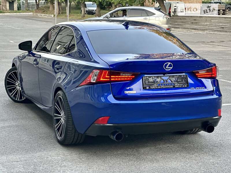 Седан Lexus IS 2016 в Киеве