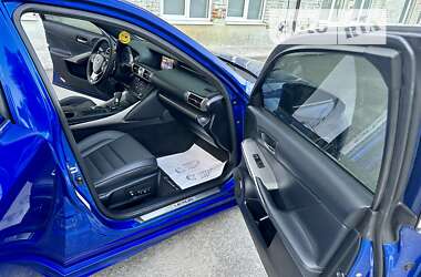 Седан Lexus IS 2016 в 