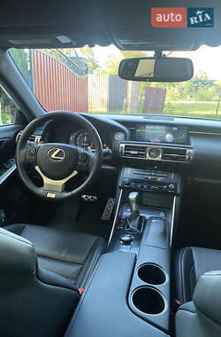 Седан Lexus IS 2014 в Тячеве