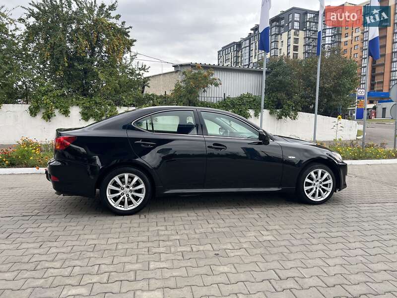 Седан Lexus IS 2008 в Луцьку