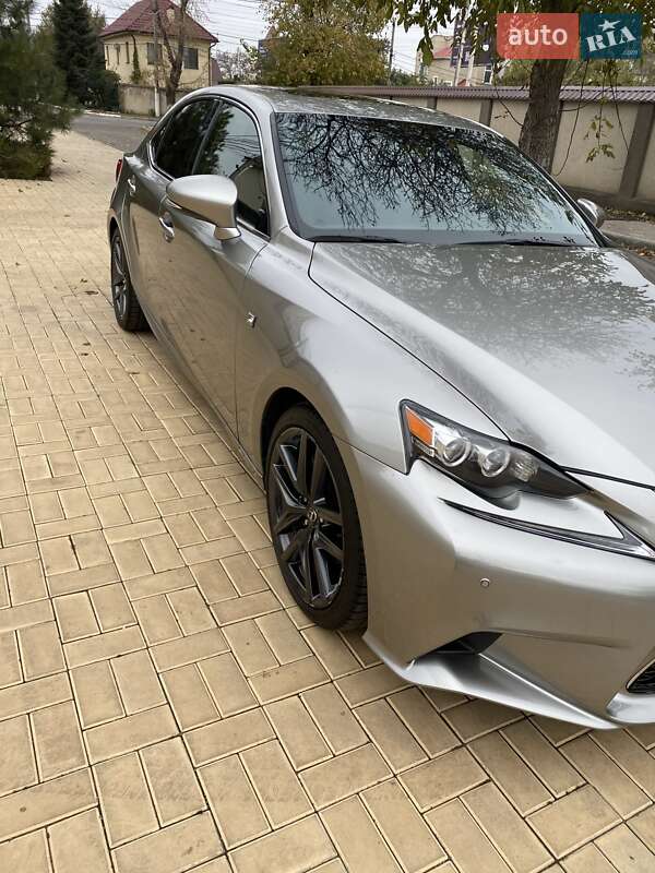 Седан Lexus IS 2015 в Одесі
