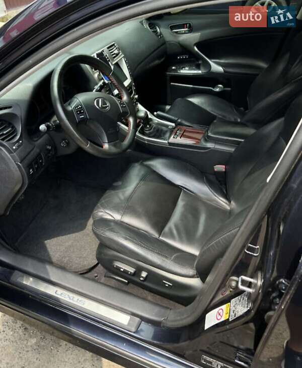 Седан Lexus IS 2007 в Старом Селе