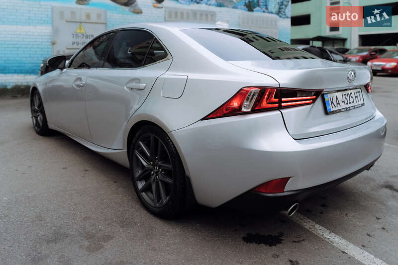 Седан Lexus IS 2013 в Киеве