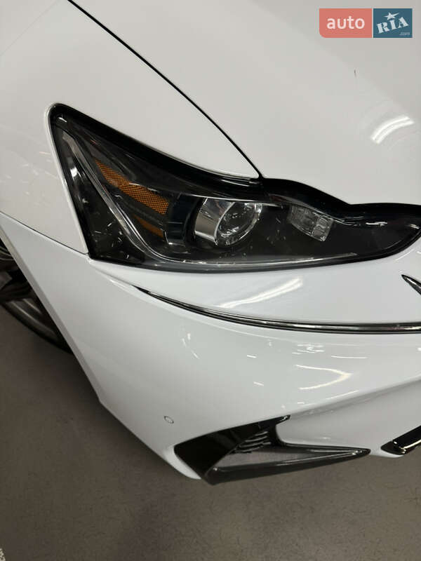 Седан Lexus IS 2017 в Киеве