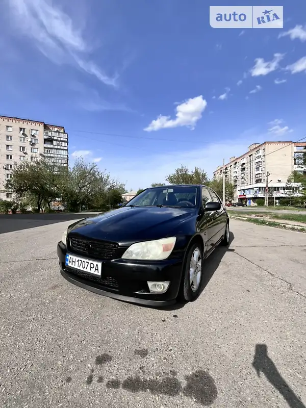 Lexus IS 2000