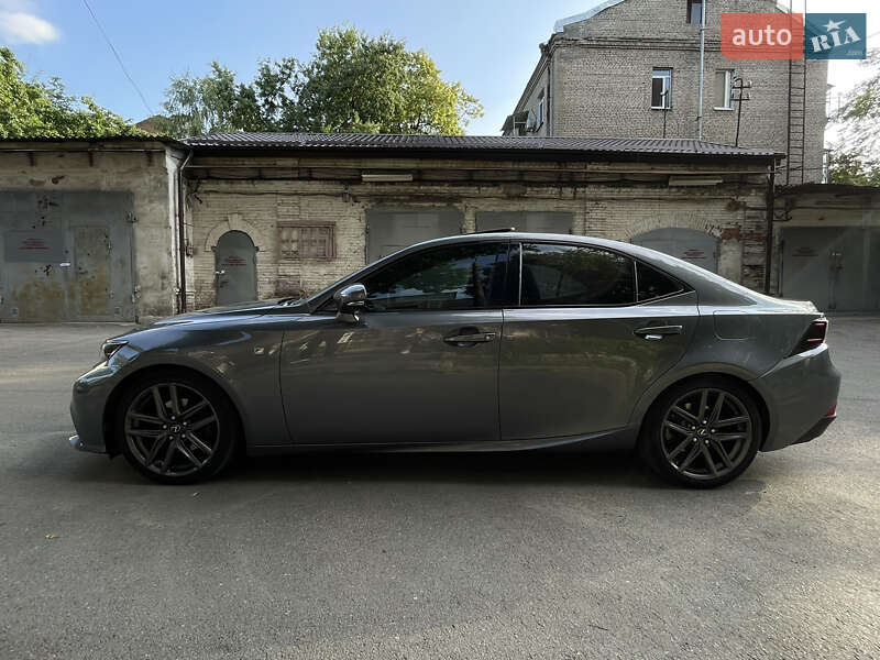 Седан Lexus IS 2014 в Дніпрі