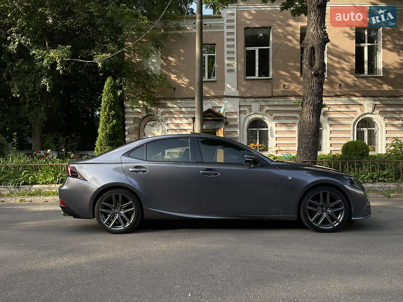 Седан Lexus IS 2014 в Дніпрі