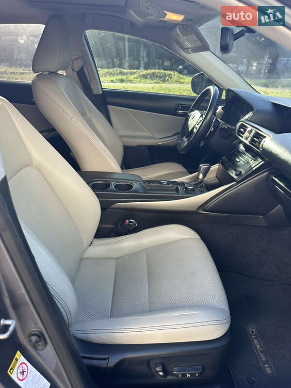 Седан Lexus IS 2014 в Николаеве