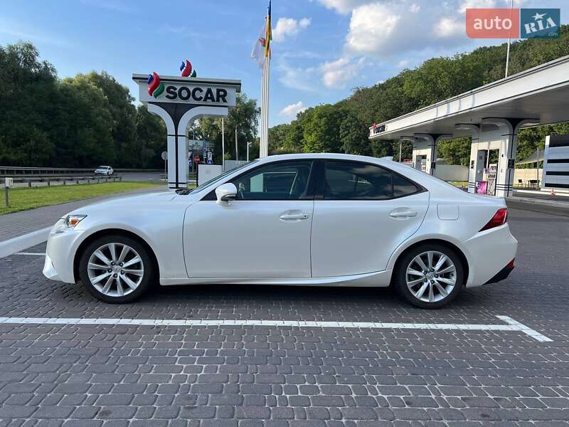 Седан Lexus IS 2015 в Киеве фото 5 Седан Lexus IS 2015 в Киеве