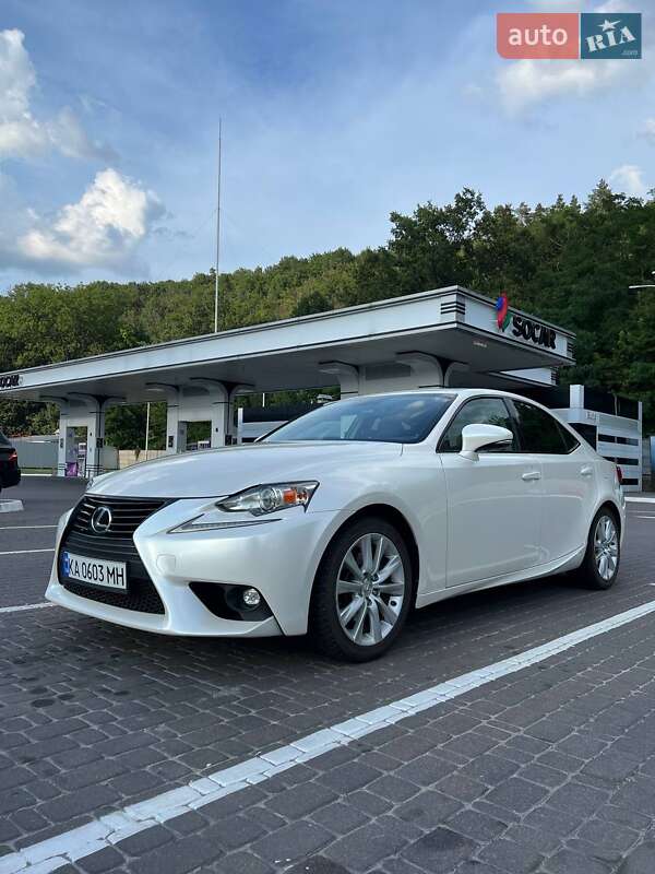 Седан Lexus IS 2015 в Киеве фото 9 Седан Lexus IS 2015 в Киеве