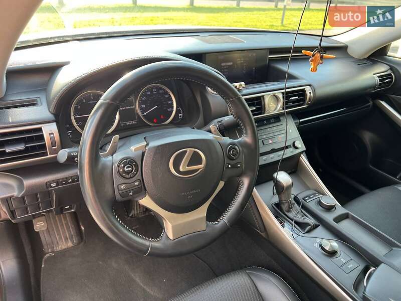 Седан Lexus IS 2015 в Киеве фото 11 Седан Lexus IS 2015 в Киеве