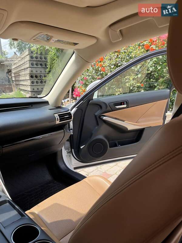 Седан Lexus IS 2016 в Одессе фото 9 Седан Lexus IS 2016 в Одессе