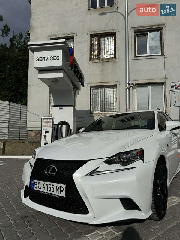 Lexus IS 2016
