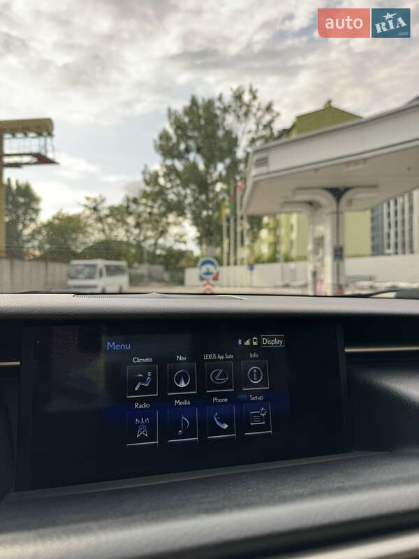 Седан Lexus IS 2016 в Львове