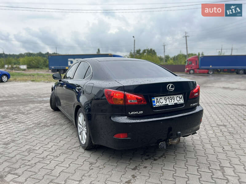 Седан Lexus IS 2008 в Луцьку