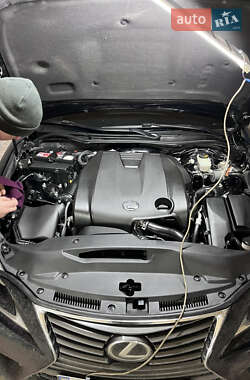 Седан Lexus IS 2013 в 