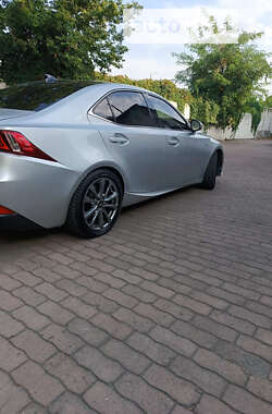 Седан Lexus IS 2016 в 