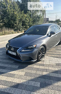 Седан Lexus IS 2015 в Львові