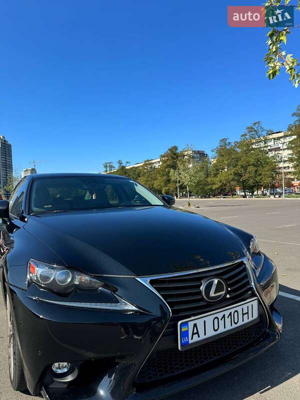 Lexus IS 2016