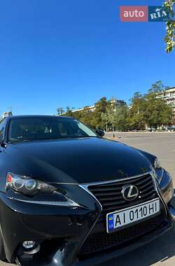 Седан Lexus IS 2016 в 