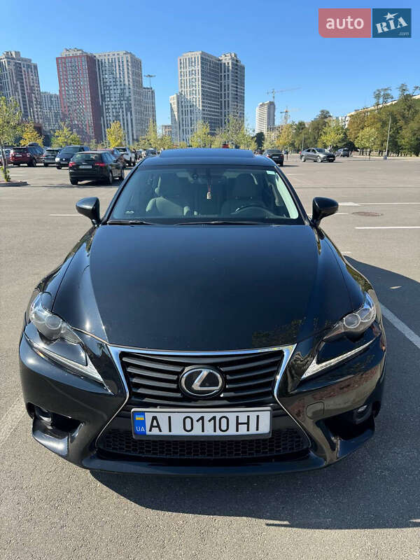 Седан Lexus IS 2016 в Киеве фото 2 Седан Lexus IS 2016 в Киеве