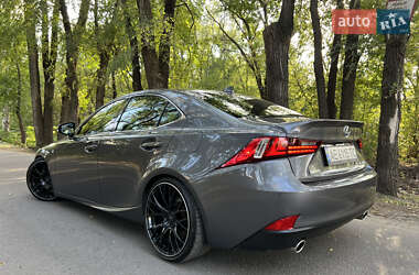 Седан Lexus IS 2014 в 