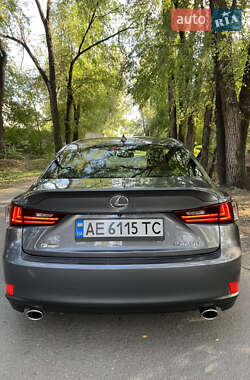 Седан Lexus IS 2014 в 
