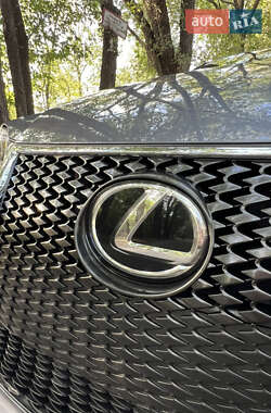 Седан Lexus IS 2014 в 