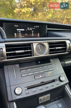 Седан Lexus IS 2014 в 